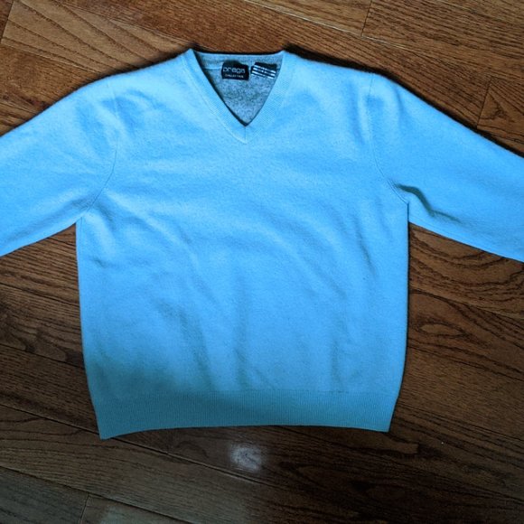 100% Cashmere Blue V Sweater - Picture 3 of 5